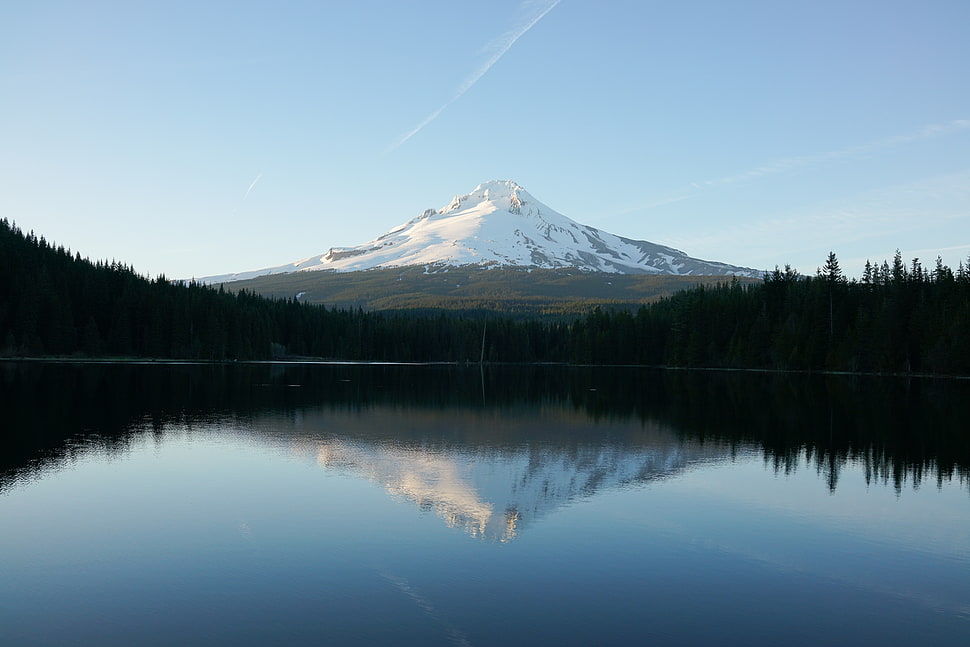 lake photo with mountain background HD wallpaper