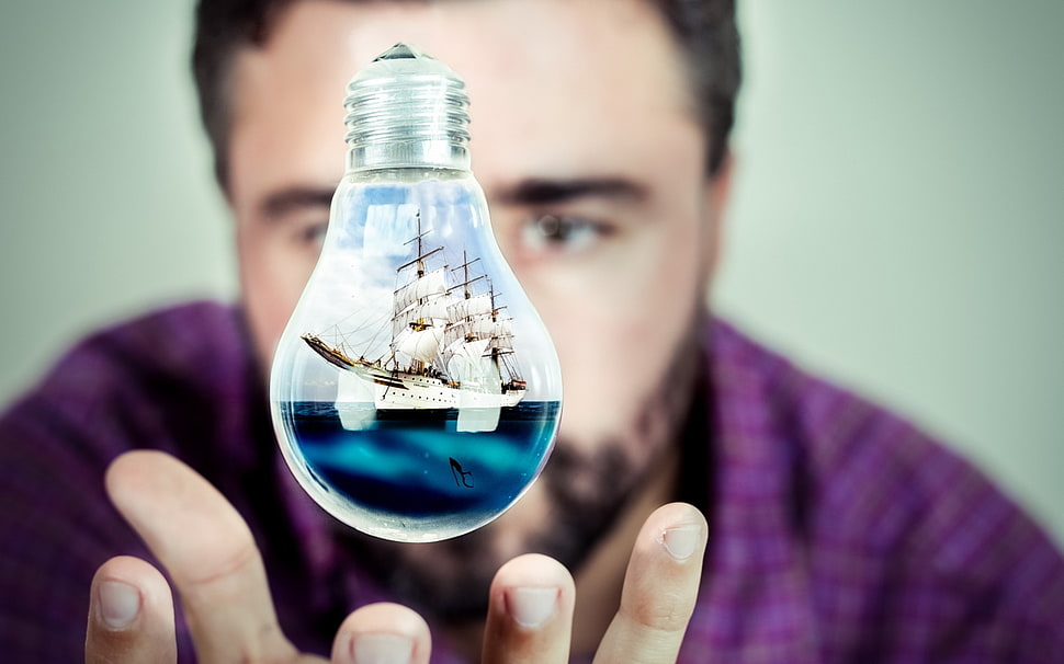 clear glass bulb HD wallpaper