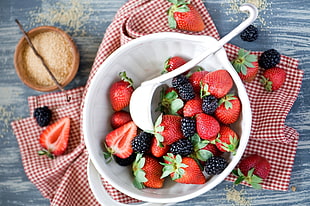 blueberry and strawberry salad HD wallpaper
