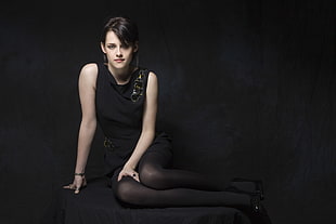 women's black sleeveless dress HD wallpaper