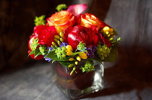 selective focus photography of bouquet of flowers