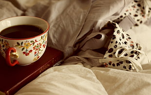 cup of coffee on brown wooden tray HD wallpaper