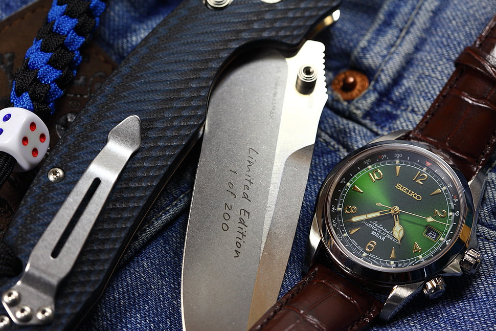 gray analog watch HD wallpaper