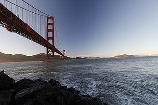 Golden Gate Bridge over Water HD wallpaper