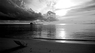 grayscale photo of beach, monochrome, sea, clouds, sky