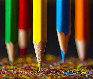 art pencils, pencils, wood, yellow, green