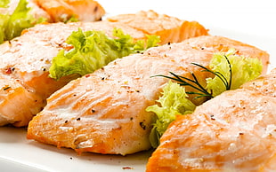 beige salmon with veggies