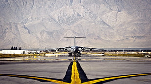 gray airplane, aircraft, C-17 Globmaster
