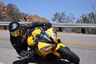 yellow and black sports bike, Yamaha, Shoei, Yamaha R1, motorcycle
