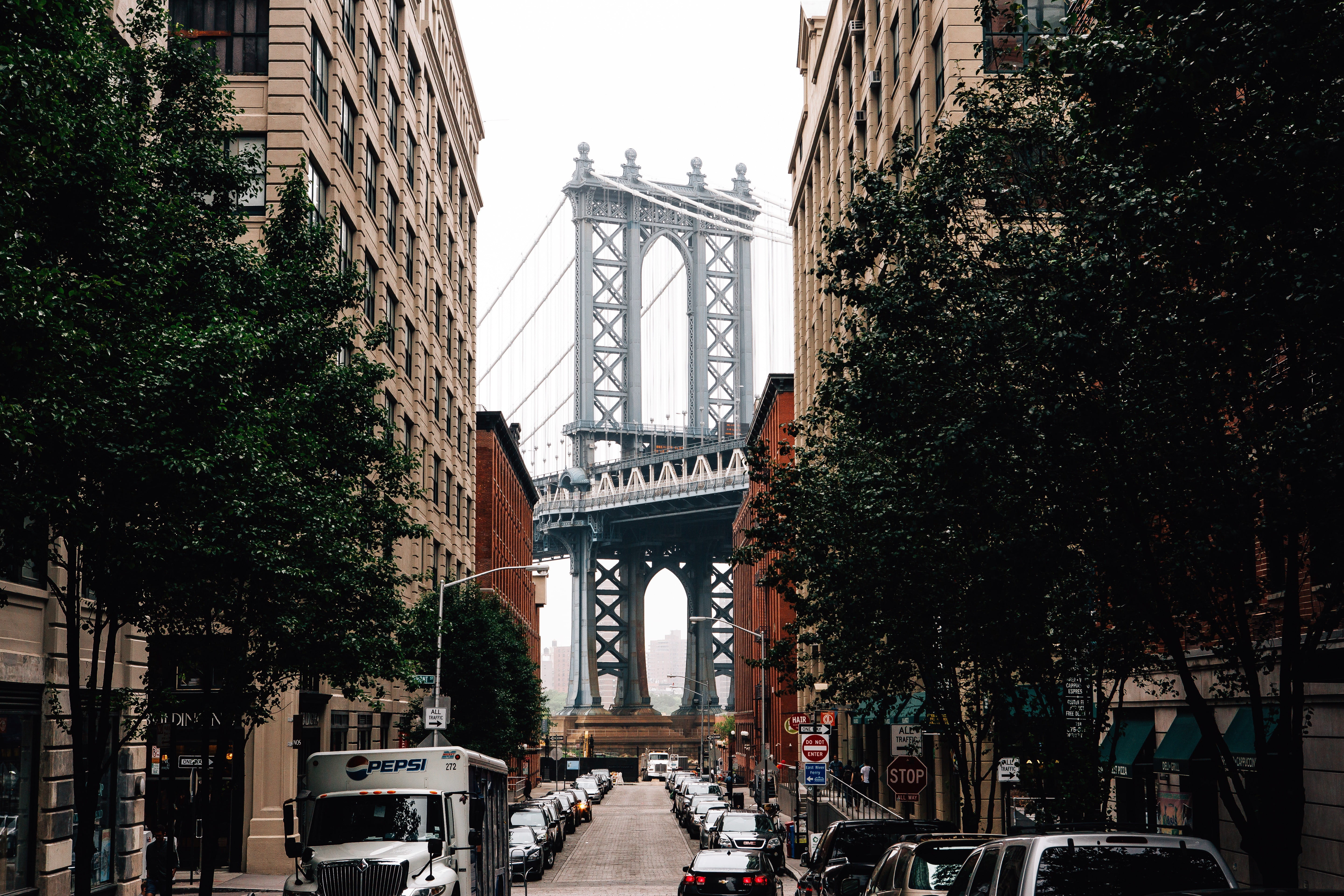 Фото улиц на телефон. Архитектура Нью-Йорка Манхеттен. Нью-Йорк Бруклин улицы. Нью-Йорк Манхеттен улицы. Бруклинский мост Нью-Йорк.