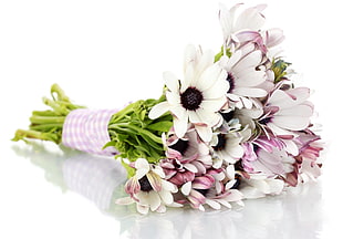 white and purple bouquet of flower