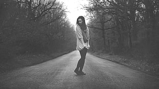 gray scale photo standing in the middle of the road HD wallpaper