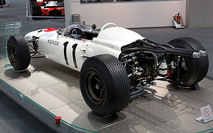 white and black F1 racing car, car, Honda