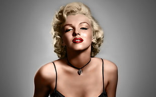 Marilyn Monroe wearing pendant necklace
