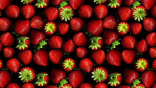 photo of bunch of strawberries HD wallpaper