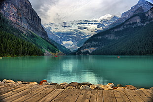 photography of calm water near mountain at daytime, lake louise HD wallpaper