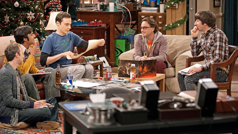 me's red crew-neck shirt, The Big Bang Theory, Sheldon Cooper, Raj Koothrappali, Leonard Hofstadter HD wallpaper