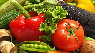 tomatoes, green peas, and mushroom, vegetables