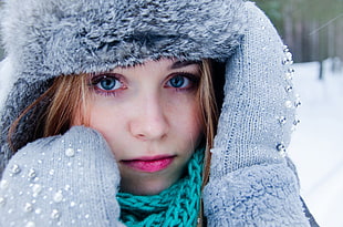 women's green snow gloves, women, blue eyes, blonde, winter HD wallpaper