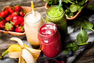 spinach, banana, and strawberry smoothies HD wallpaper