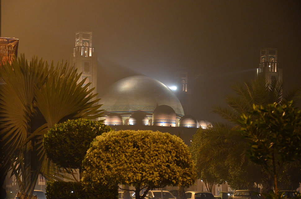 brown and white ceramic table decor, mosque, Islam, Lahore, Pakistan HD wallpaper