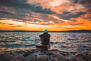 men's black shirt, Guy, Sea, Back HD wallpaper