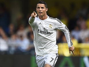Cristiano Ronaldo Fly Emirates football player HD wallpaper
