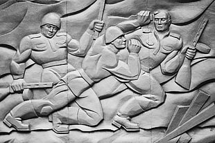 three soldiers embossed artwork, World War II, monument