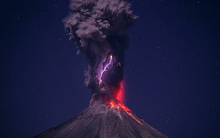 volcanic eruption during nighttime HD wallpaper