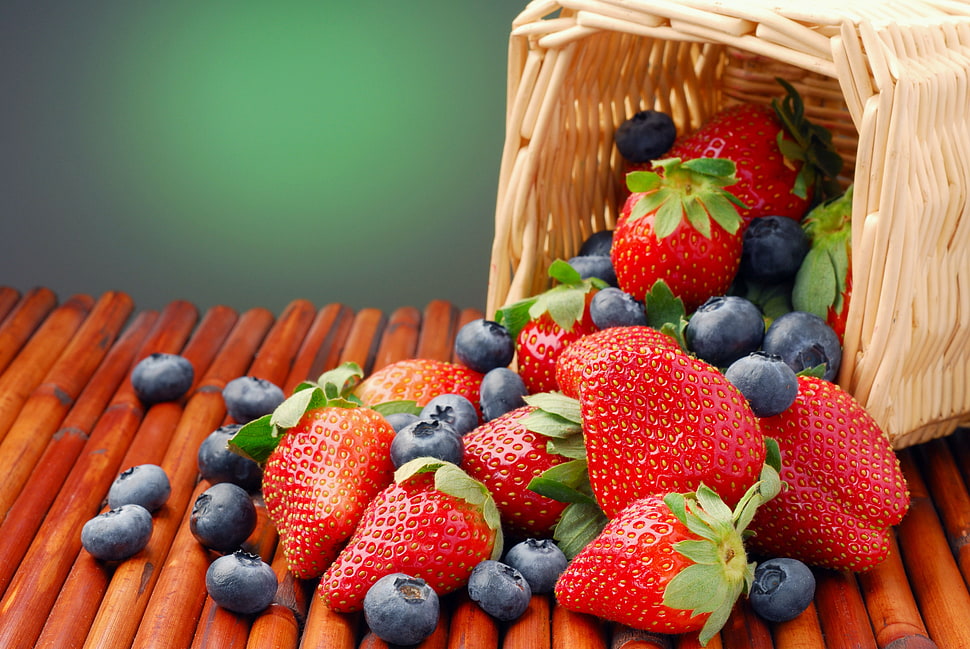 pile of strawberry and blue berries HD wallpaper