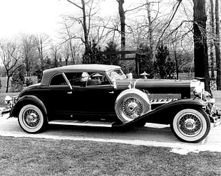 grayscale photo of car, old car, monochrome, car, vehicle