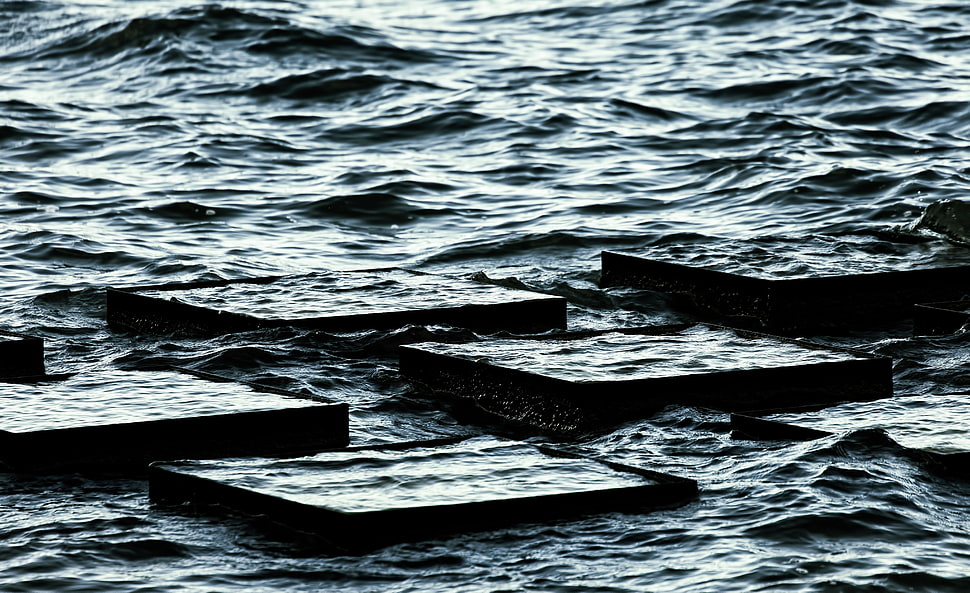 body of water, Sea, Waves, Plates HD wallpaper