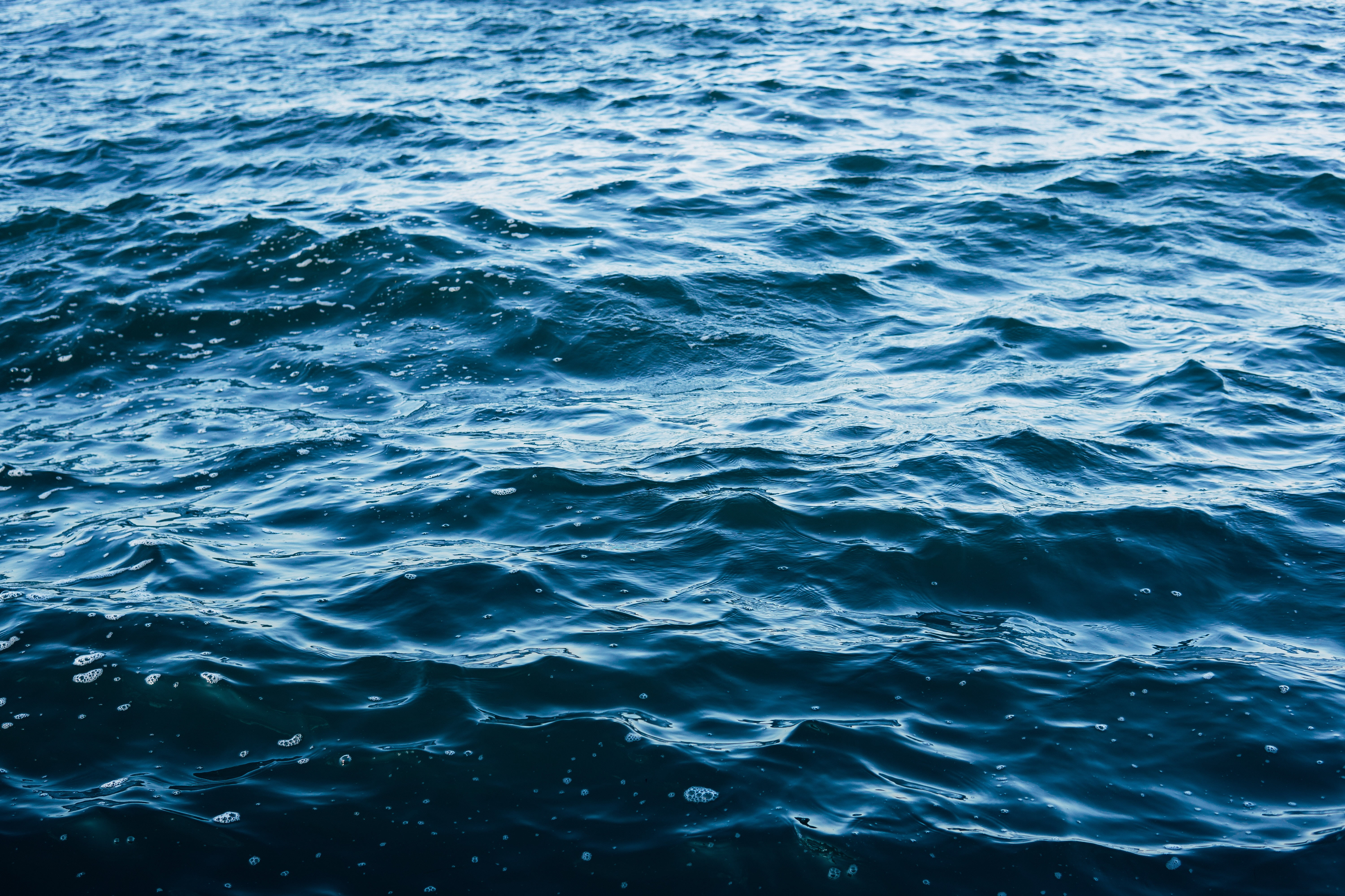 Морская вода запах. Фон море. Море вода. Морской фон. Водная гладь.