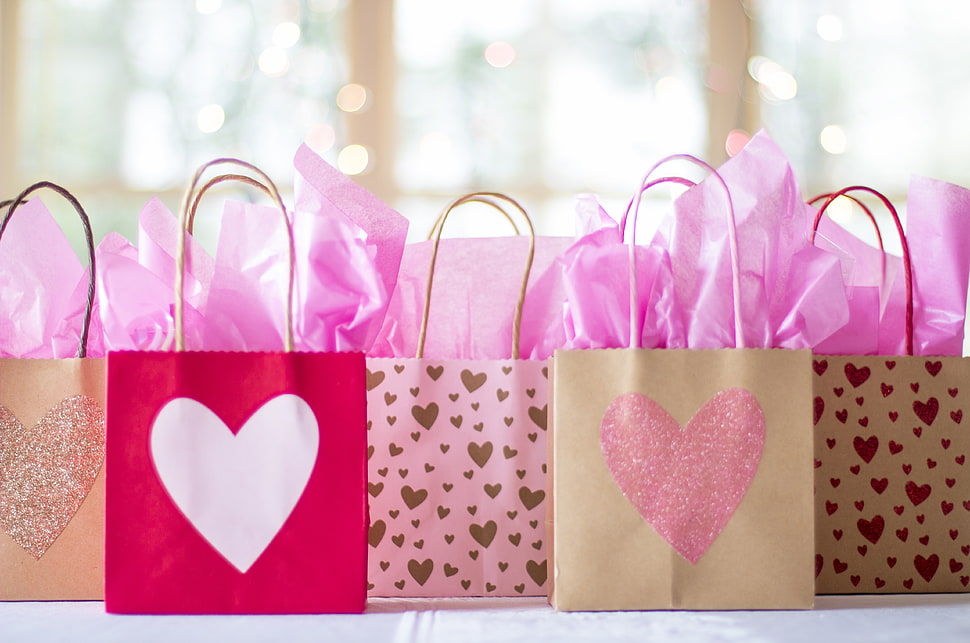 five heart-print gift bags HD wallpaper