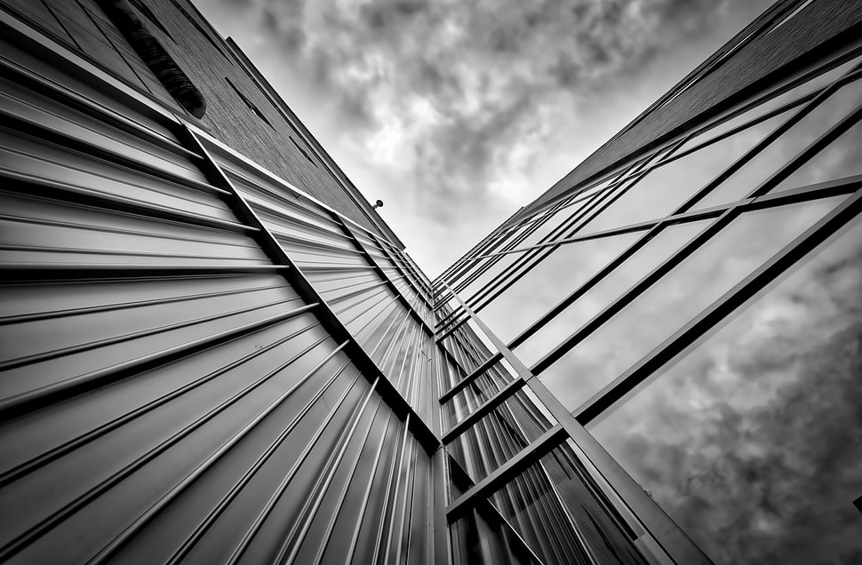 grayscale photo of structure under cloudy sky, austin HD wallpaper