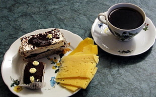 slice of cake and cup of coffee HD wallpaper