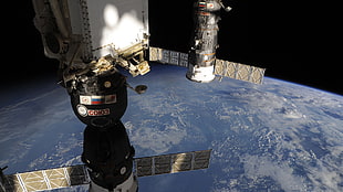black and gray satellite, International Space Station, Roscosmos State Corporation, NASA, Progress HD wallpaper