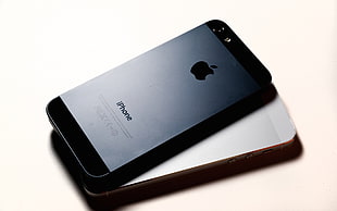 space gray and silver iPhone 5s on white surface HD wallpaper