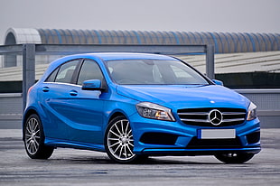 blue Mercedes-Benz sedan screenshot