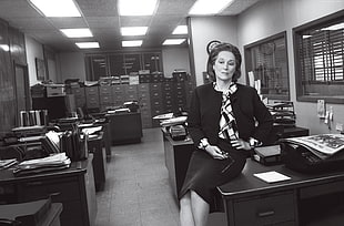 Meryl Streep on the desk