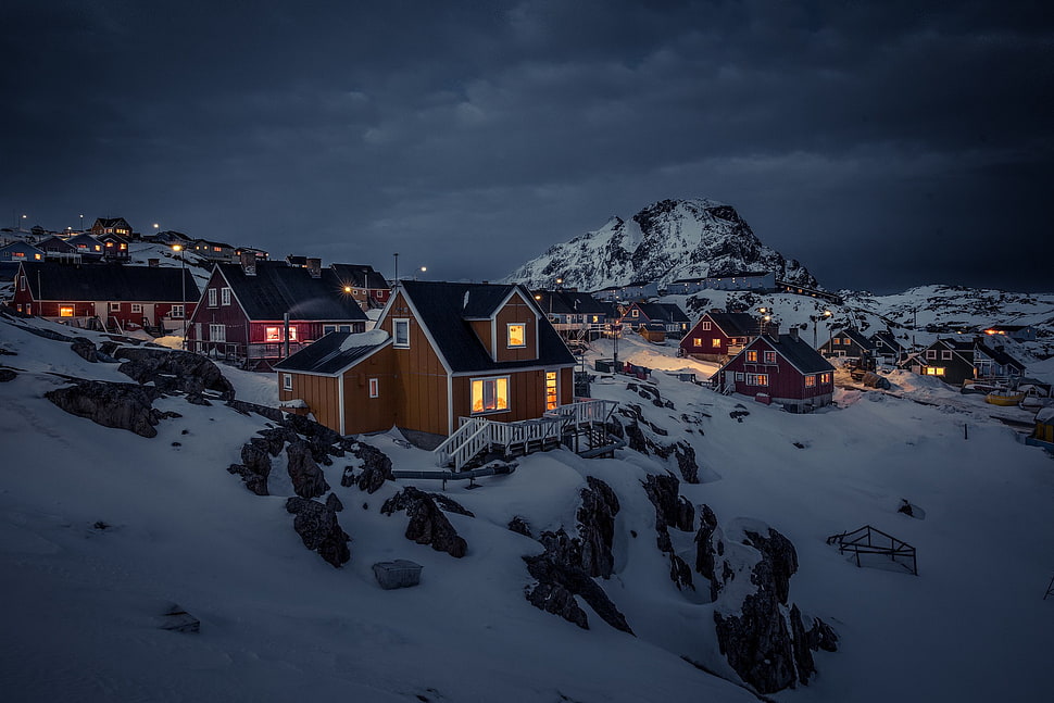 white and brown house, Greenland, night, house, landscape HD wallpaper