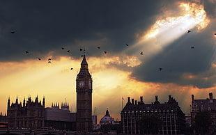 photo of sun ray connecting to Big Ben HD wallpaper