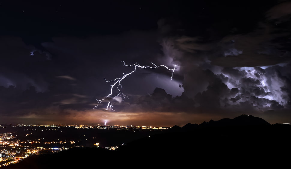 lightning HD wallpaper