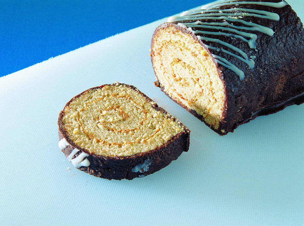 slice chocolate roll bread HD wallpaper