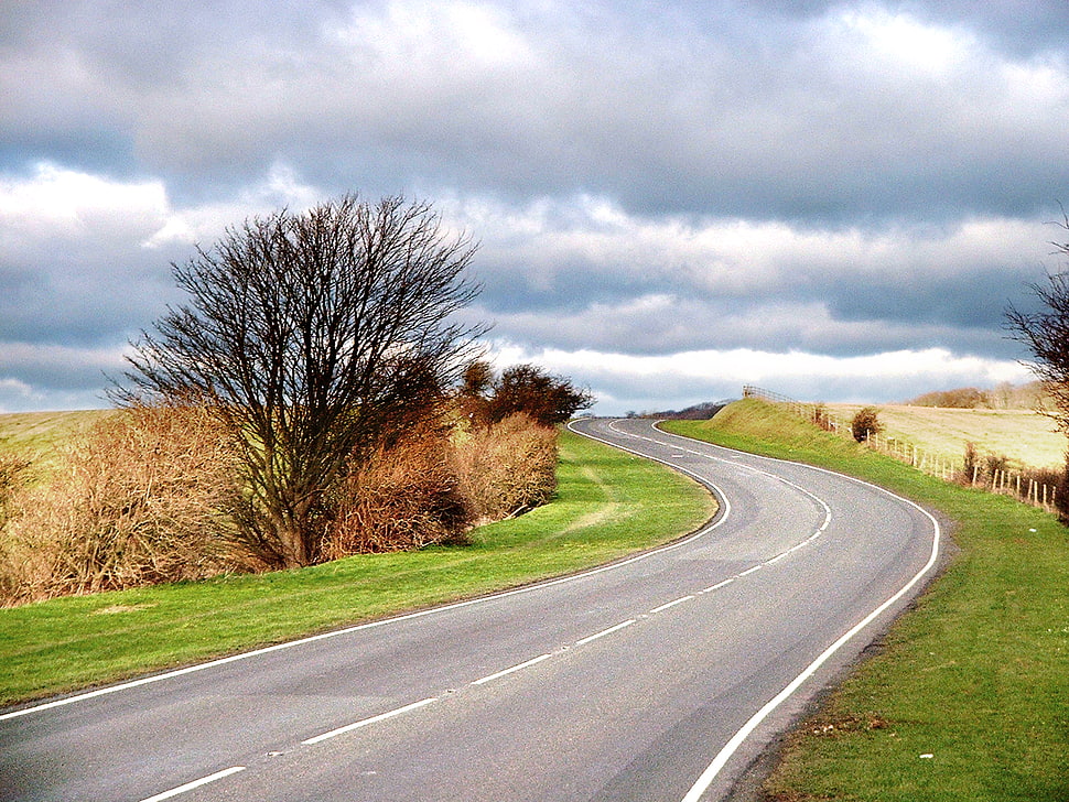 panoramic photo of an empty road under the cloudy sky during day time, ditchling, hollingbury HD wallpaper
