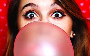red balloon, bubble gum