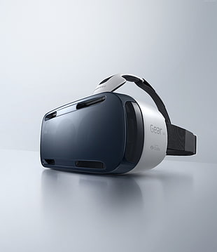white Samsung Gear VR