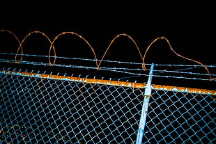 blue and brown chain-link fence