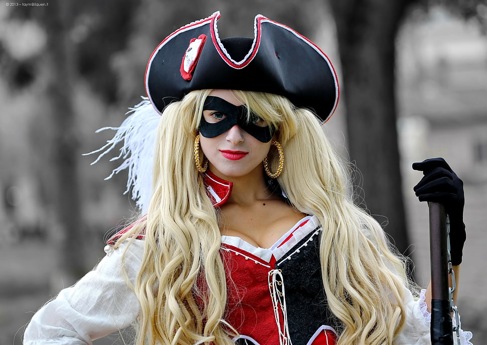 woman wearing pirate costume outfit HD wallpaper