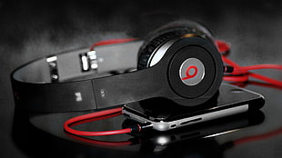 shallow focus photography of black and gray Beats by Dr. Dre headphones HD wallpaper